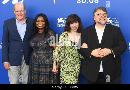 74a Mostra del Cinema di Venezia - "la forma dell' acqua - photocall con: Guillermo del Toro, Richard Jenkins, octavia spencer, Sally hawk dove: Venezia, Italia Quando: 31 ago 2017 credit: wenn.com Foto Stock