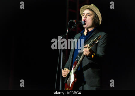 L'inglese rock band the libertines esegue un concerto dal vivo presso il festival musicale lollapalooza 2015 a Berlino. Qui cantante, compositore e musicista pete doherty è visto dal vivo sul palco. Germania, 12/09 2015. Foto Stock