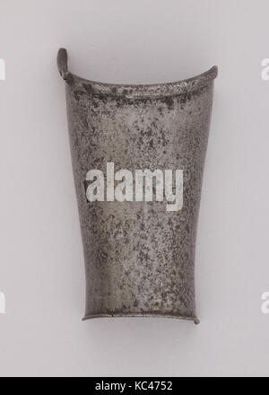 Parte di un avambraccio di difesa (Vambrace), ca. 1450-70, italiano, acciaio, H. 6 1/2 in. (16,5 cm); W. 2 3/8 in. (6 cm); D. 4. (10.2 Foto Stock