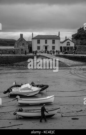 St Michael's Mount in bianco e nero Foto Stock