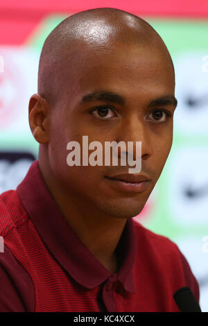 Lisbona, Portogallo. 3° ott 2017. Il Portogallo centrocampista joao mario durante la conferenza stampa per la partita tra Portogallo e Andorra a city football di Oeiras, Lisbona il 3 ottobre 2017. Credito: bruno barros/alamy live news Foto Stock