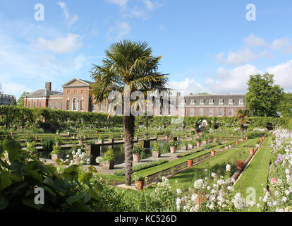 Kensington Palace a Londra la prima casa della principessa Diana e ora a casa per i suoi figli il principe Harry e il principe William Foto Stock