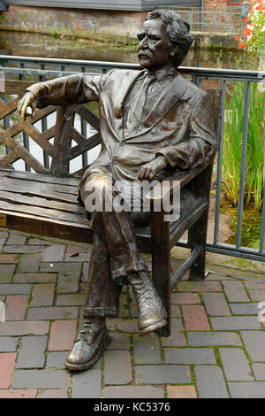 Monumento a Mark Twain, 1835-1910, scrittore americano, Città Vecchia, Lüneburg, bassa Sassonia, Germania Foto Stock