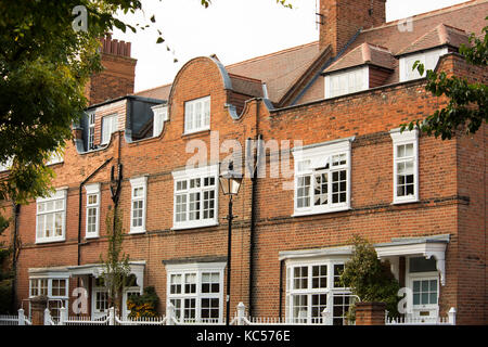 Case a schiera su blenheim road in Bedford Park, Chiswick, London, Regno Unito Foto Stock