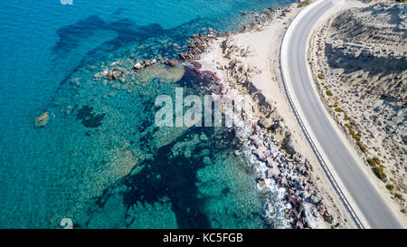 Vista aerea: Drone video delle spiagge di Rodi Mandriko, Rodi isola, Egeo, Grecia Foto Stock