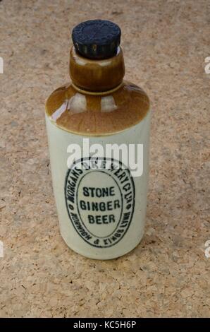 Vintage Morgan's Brewery stone ginger bottiglia di birra Foto Stock