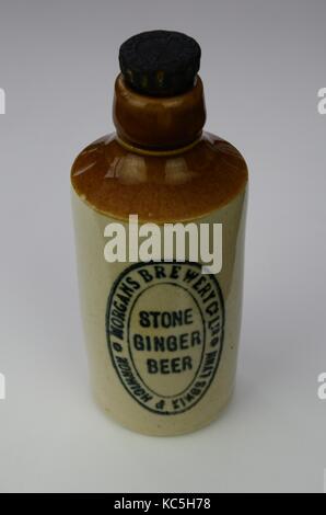 Vintage Morgan's Brewery stone ginger bottiglia di birra Foto Stock