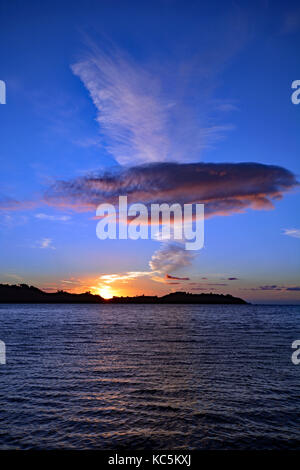Strange cloud fenomeno al tramonto Foto Stock