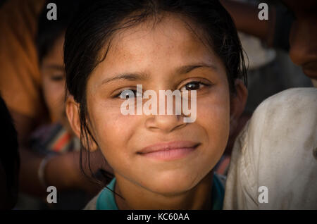 Amritsar Punjab, India - 21 aprile 2017 : ritratto di indian ragazza sorridente Foto Stock