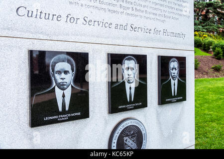 Washington DC,Howard University,storicamente Black College,campus,istruzione superiore,Phi Beta Sigma Centennial,monumento,fraternità,fondatori,DC170525036 Foto Stock