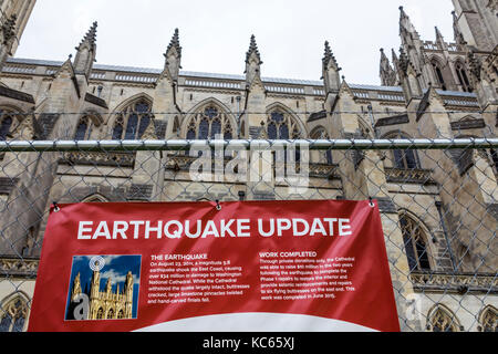 Washington DC, Washington National Cathedral, Cattedrale Chiesa di San Pietro e San Paolo, Chiesa episcopale religione, gotico, terremoto del 2011, danni repai Foto Stock