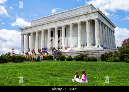 Washington DC, National Mall, Lincoln Memorial, monumento, prato, bambini, bambini, DC170527037 Foto Stock