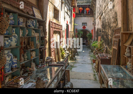 All'interno del negozio di antiquariato in xidi, Huangshan, Cina Foto Stock