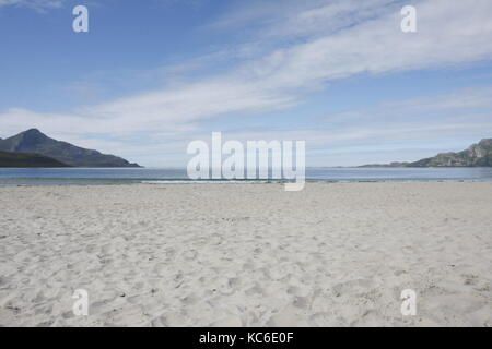 Spiaggia di sabbia Kvaløya Tromsø giorno di estate Foto Stock