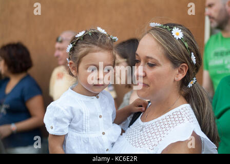 Tipiche italiane folklore bambini celebrare la Vergine Maria agosto vacanza. santo stefano. cammino dei briganti. la passeggiata dei briganti. L'Italia. Foto Stock