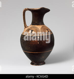 Oinochoe di terracotta (Brocca), geometriche, ca. 900 A.C., greco, soffitta, terracotta, H. come restaurati 8 3/16 in. (20,8 cm), vasi, da Foto Stock