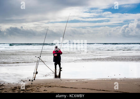 Spiaggia di fronte le Isole Skellig sull'anello di Skellig, nella contea di Kerry, Irlanda Foto Stock