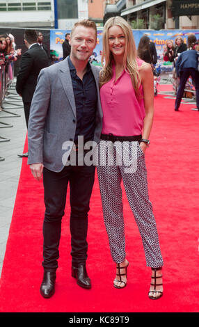 Tempesta Uechtritz; Ronan Keatin presso la prima mondiale di "postino Pat' di Odeon West End il 11 maggio 2014 a Londra, EnglanPhotos da Brian njordan Foto Stock