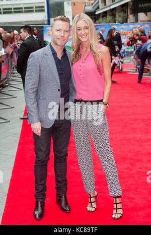 Tempesta Uechtritz; Ronan Keatin presso la prima mondiale di "postino Pat' di Odeon West End il 11 maggio 2014 a Londra, EnglanPhotos da Brian njordan Foto Stock