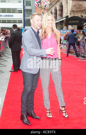 Tempesta Uechtritz; Ronan Keatin presso la prima mondiale di "postino Pat' di Odeon West End il 11 maggio 2014 a Londra, EnglanPhotos da Brian njordan Foto Stock