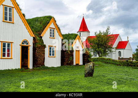 Tappeto erboso tradizionali case in Glaumbaer - Islanda Foto Stock