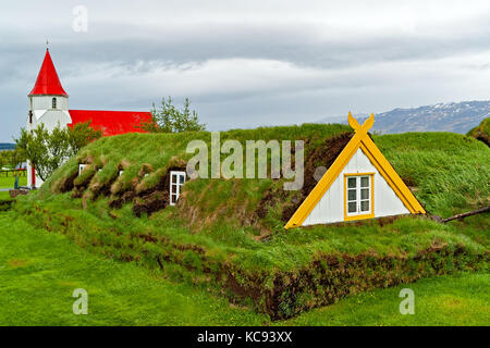 Tappeto erboso tradizionali case in Glaumbaer - Islanda Foto Stock