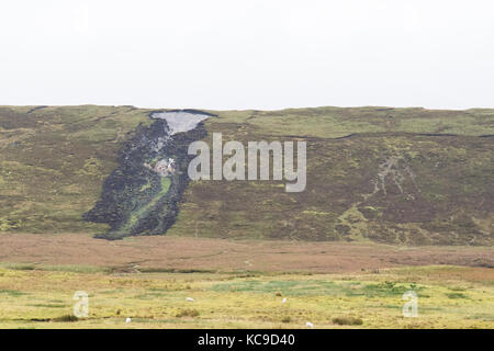Scivolo di torba o burst di palude, Shetland Mainland, Isole Shetland, Scozia, Regno Unito Foto Stock