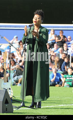 Gioco per grenfell, a Loftus Road Stadium, celebrità, i membri della famiglia da grenfell e i membri dei servizi di emergenza ha preso parte lo stagno della partita, con una speciale a metà tempo le prestazioni da rita ora dotata di: emeli sande dove: Londra, Regno Unito quando: 02 set 2017 credit: wenn.com Foto Stock