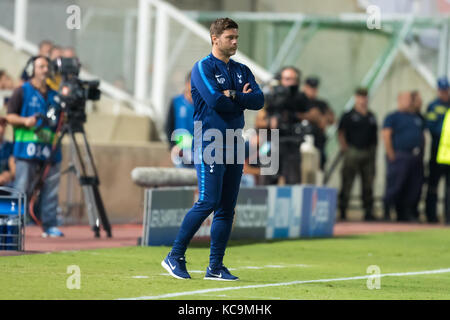 Nicosia, Cipro - Semptember 26, 2017: Pullman di Tottenham Mauricio Pochettino durante la UEFA Champions League tra Bologna VS Tottenham Hotspur Foto Stock