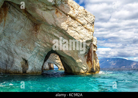 Grotte blu sull'isola di Zante in Grecia Foto Stock