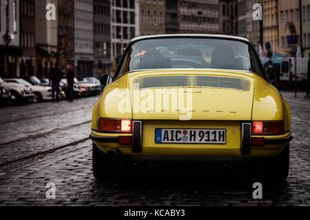 Augsburg, Germania - 1 ottobre 2017: 1969 Porsche 911 s targa oldtimer auto presso il classico fuggerstadt 2017 oldtimer rallye su ottobre 1, 2017 in augsb Foto Stock