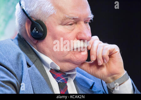 Gdansk, Polonia. 3 Ottobre, 2017. Lech Walesa durante "solidarietà nel XXI secolo" del dibattito nella solidarietà europea centro ECS a Danzica, Polonia. 3° Ott, 2017. Credito: Wojciech Strozyk/Alamy Live News Foto Stock