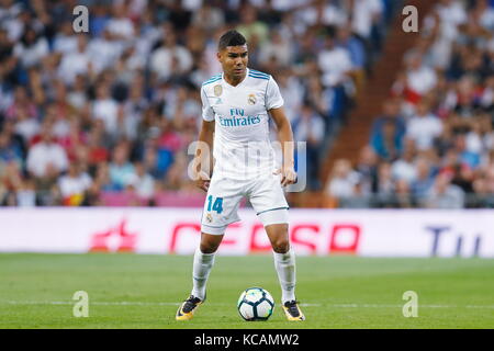 Madrid, Spagna. 1 ott 2017. casemiro (reale) calcio/calcetto : spagnolo "la liga santander' match tra il real madrid cf 2-0 RCD Espanyol al Santiago Bernabeu Stadium in madrid, spagna . credito: mutsu kawamori/aflo/alamy live news Foto Stock