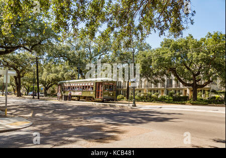 New Orleans, Stati Uniti d'America - 17 ottobre: new orleans Streetcar linea, il 17 ottobre 2016. Recentemente rinnovato dopo l'uragano Katrina nel 2005, il new orleans street Foto Stock