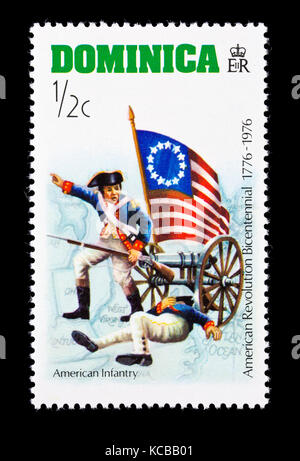 Francobollo da Dominica raffiguranti americani soldati di fanteria durante la rivoluzione americana (bicentenario) Foto Stock