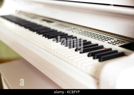 Sfondo di electronic grand piano tastiera, close up Foto Stock