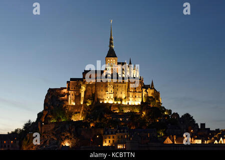 Abbazia di Mont-Saint-Michel, ora Blu, le Mont-Saint-Michel, Normandia, Francia Foto Stock