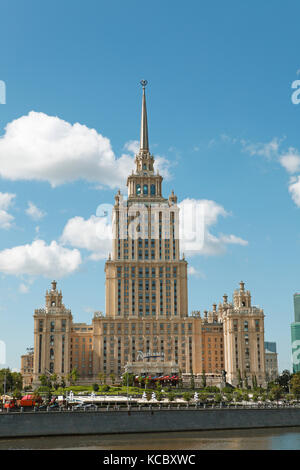 Radisson Hotel, precedentemente hotel ukraina, sette sorelle, pasticceria stile, sulla moskva, Mosca, Russia Foto Stock