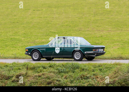 Augsburg, Germania - 1 ottobre 2017: BMW 3.0 csi oldtimer auto presso il classico fuggerstadt 2017 oldtimer rallye il 1 ottobre 2017 ad Augsburg, Germania. Foto Stock