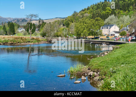 Callander; fiume; Teith; Ben; Ledi; Stirlingshire; trossachs; Sccotland REGNO UNITO Foto Stock