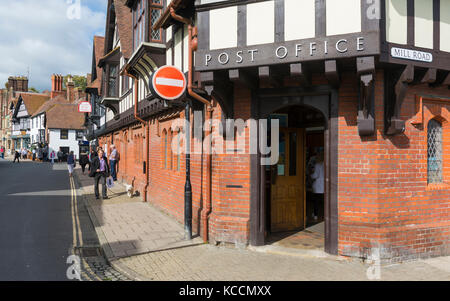 In stile Tudor Post Office in Arundel, West Sussex, in Inghilterra, Regno Unito. Foto Stock