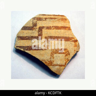 Sherds, Samarra, ca. metà-7th millennio A.C. Mesopotamia, Samarra, Samarra, ceramica, vernice, 6,7 cm x 6,7 cm x 0,8 cm, ceramica Foto Stock