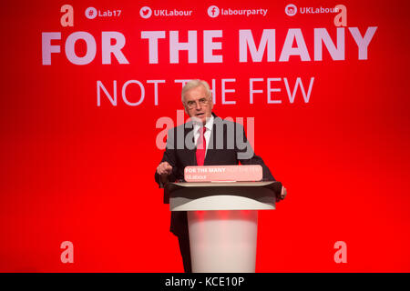 Cancelliere ombra, John McDonnell, dà il suo discorso per il Partito Laburista conferenza in Brighton Foto Stock