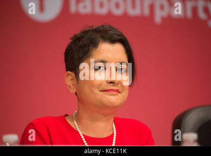 Ombra procuratore generale per Inghilterra e Galles, la Baronessa Chakrabarti, noto anche come Shami Chakrabarti, sul pannello in occasione del congresso del partito laburista la. Foto Stock