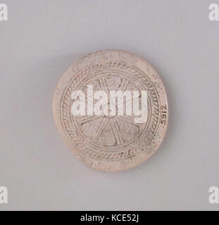 Roundel, disco, osso ?, diametro: 1 13/16 x 3/16 in. (4.7 x 0.5 cm Foto Stock