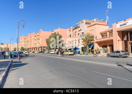 Ouarzazate, Marocco - Jan 4, 2017: Vista sull Avenue Mohammed V. Ouarzazate area è film-making posizione, dove il Marocco il più grande studios Foto Stock