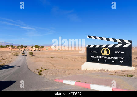 Ouarzazate, Marocco - Jan 4, 2017: ingresso ad Atlas Corporation Studios è film studio. Area di Ouarzazate è film-making posizione, dove il Marocco bigg Foto Stock