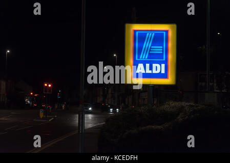 Northampton uk ottobre 3, 2017: logo aldi segno nel centro di northampton Foto Stock