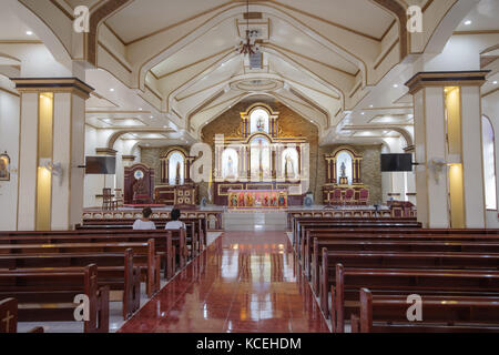 Sep 21,2017 guardando intorno all'interno di nostra Signora della cattedrale dell Immacolata Concezione, paese basco, batanes, Filippine Foto Stock