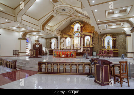 Sep 21,2017 guardando intorno all'interno di nostra Signora della cattedrale dell Immacolata Concezione, paese basco, batanes, Filippine Foto Stock